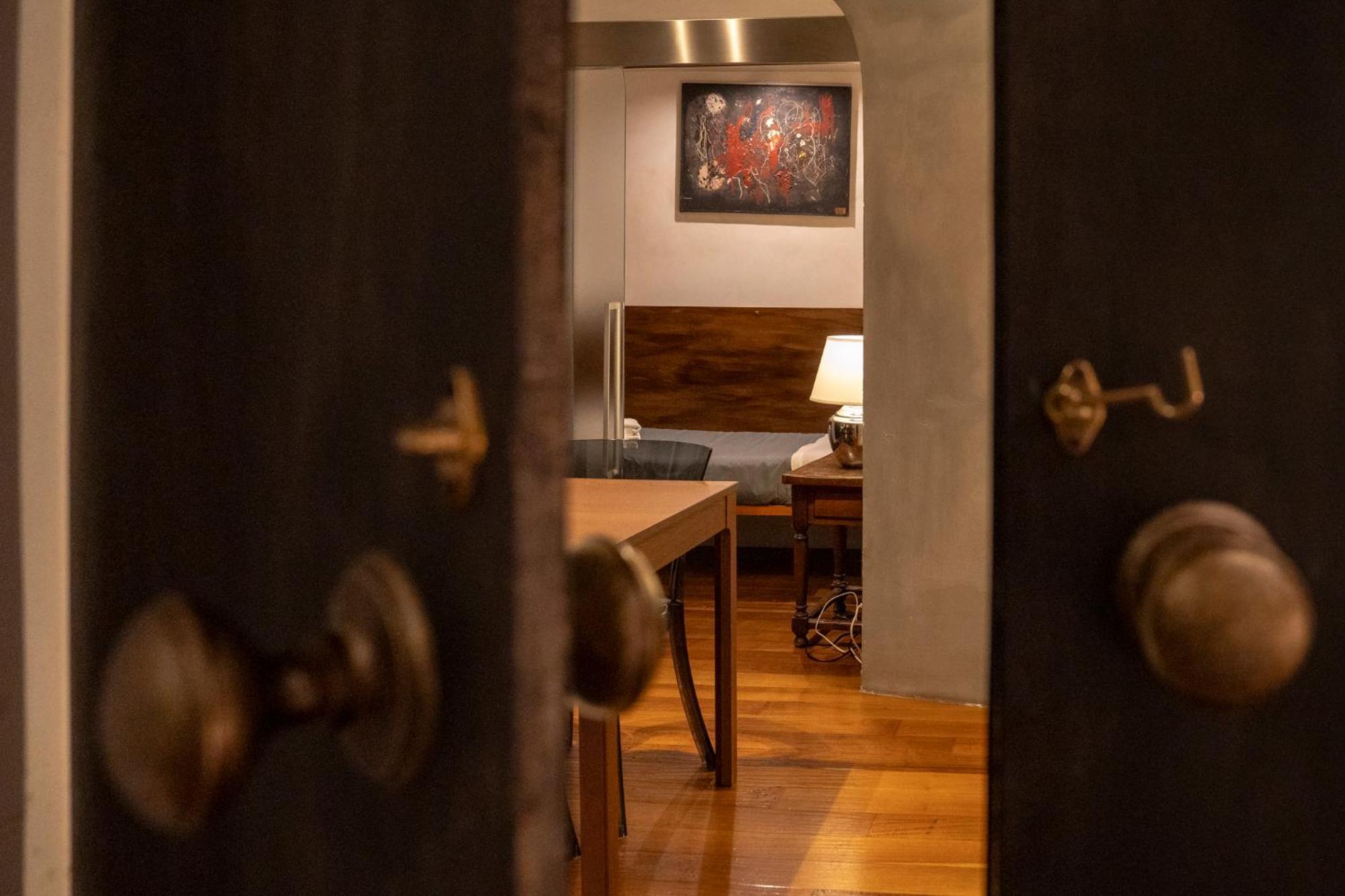 Apartment Domus Ciancaleoni - Colosseum - Rione Monti *