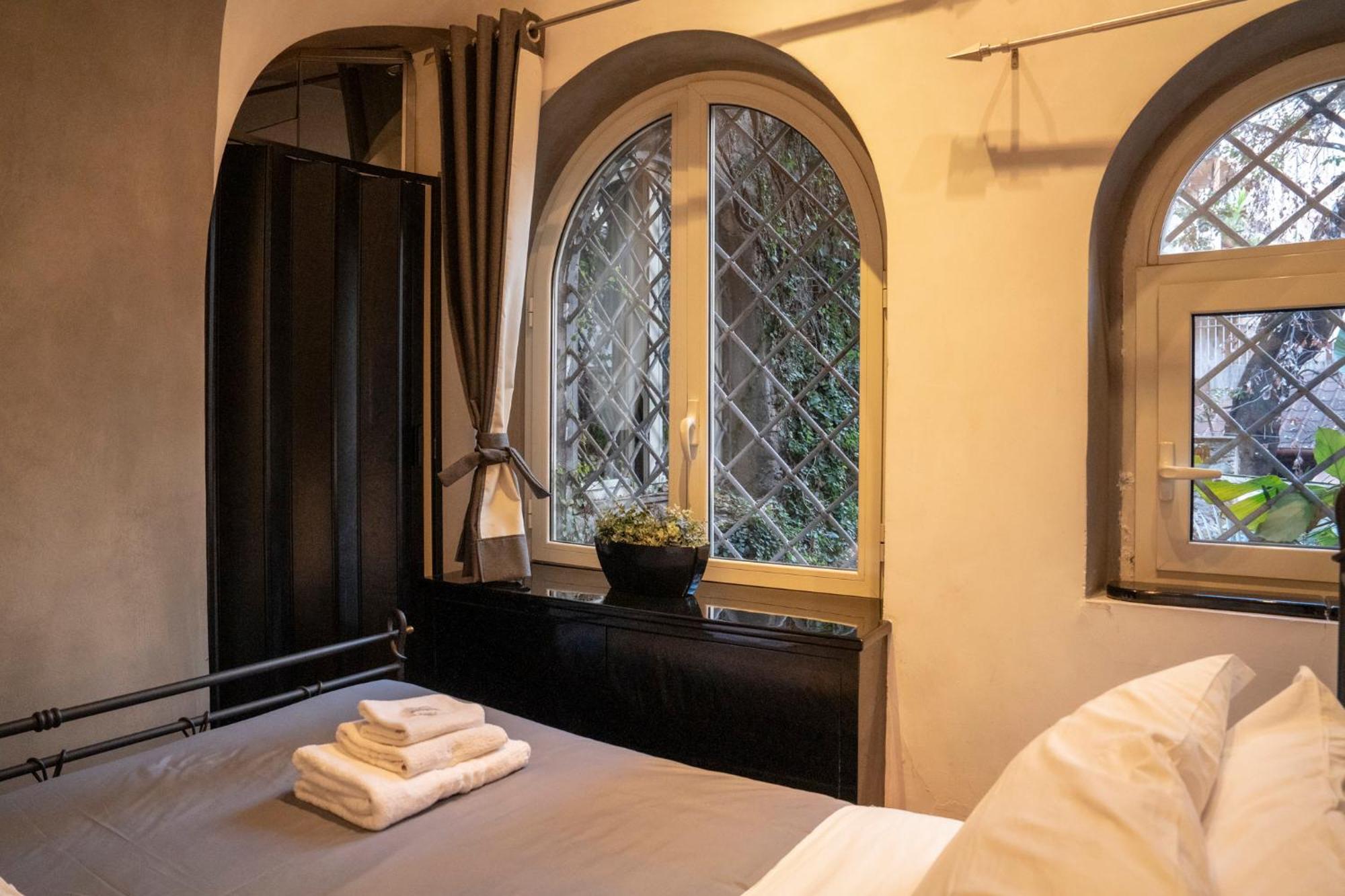 Apartment Domus Ciancaleoni - Colosseum - Rione Monti