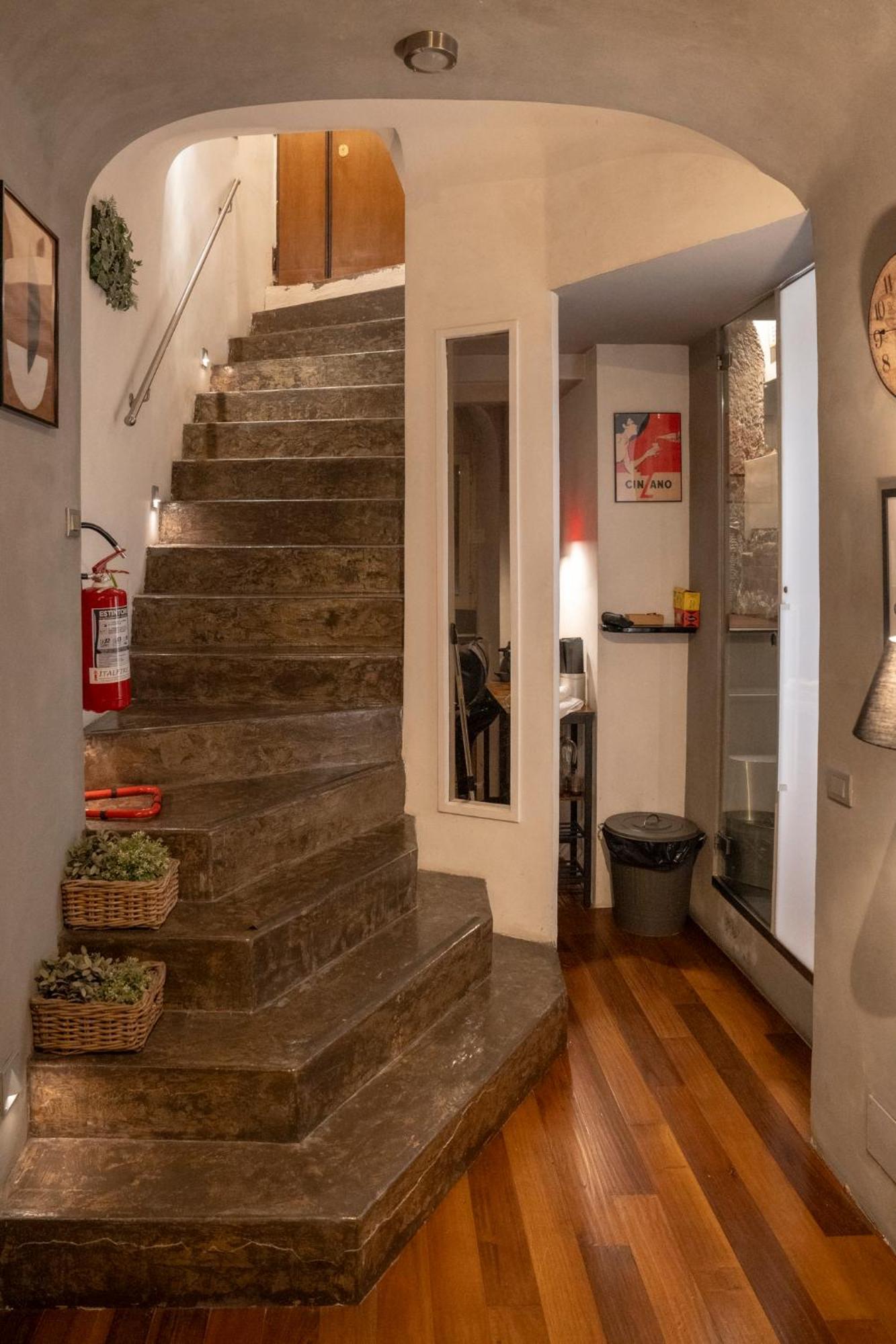 Domus Ciancaleoni - Colosseum - Rione Monti Apartment *