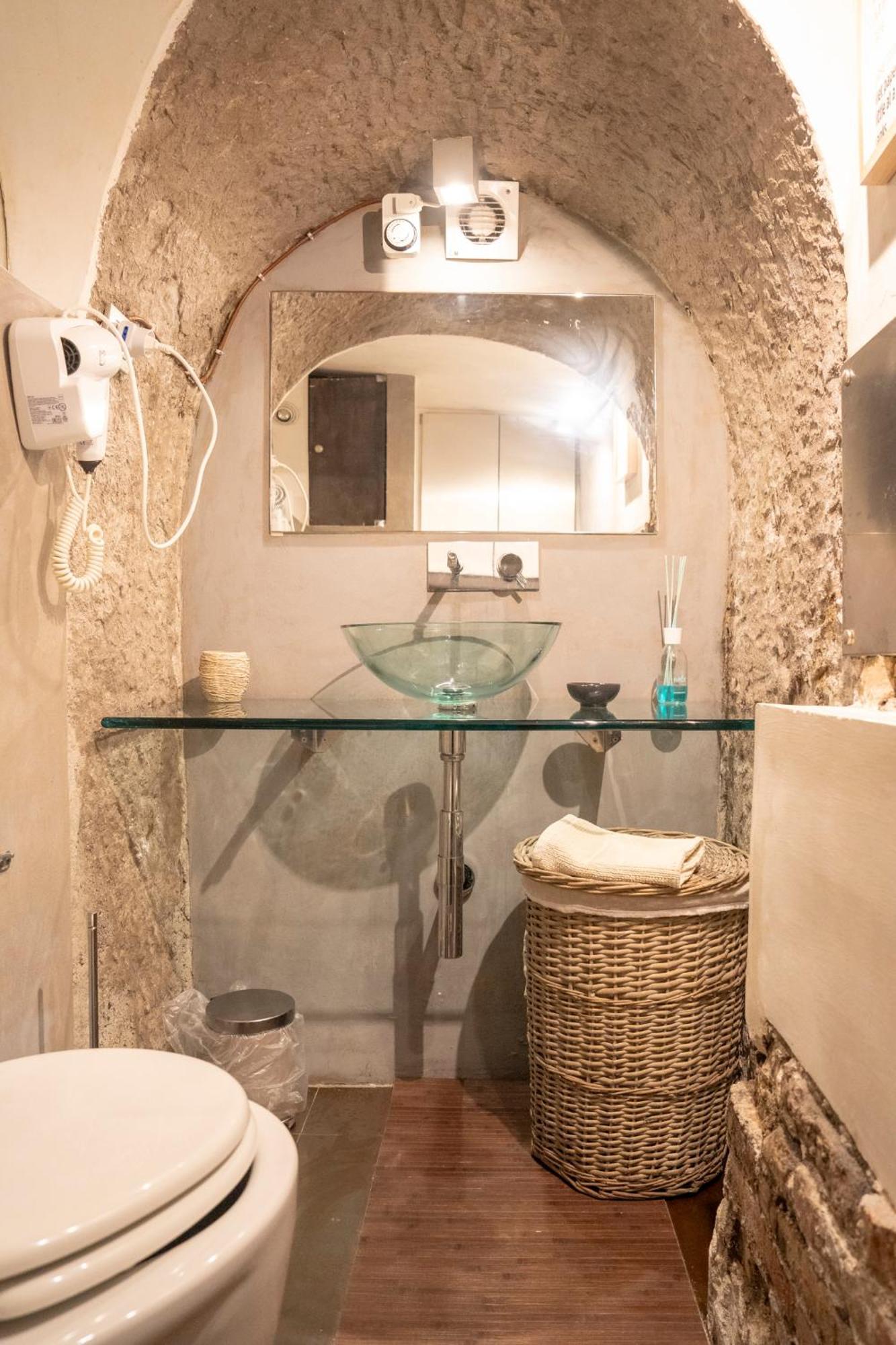 Apartment Domus Ciancaleoni - Colosseum - Rione Monti