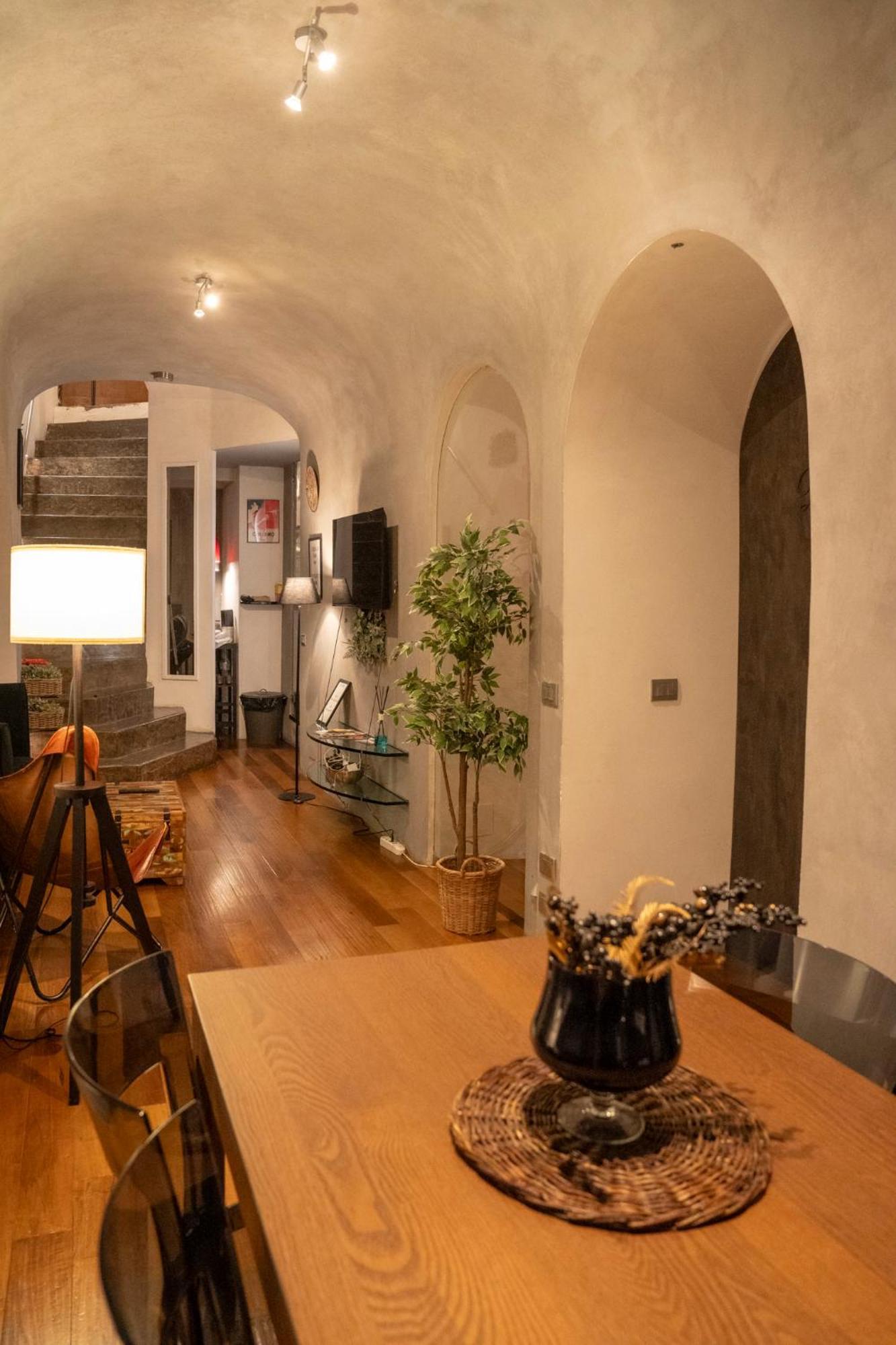 Apartment Domus Ciancaleoni - Colosseum - Rione Monti *