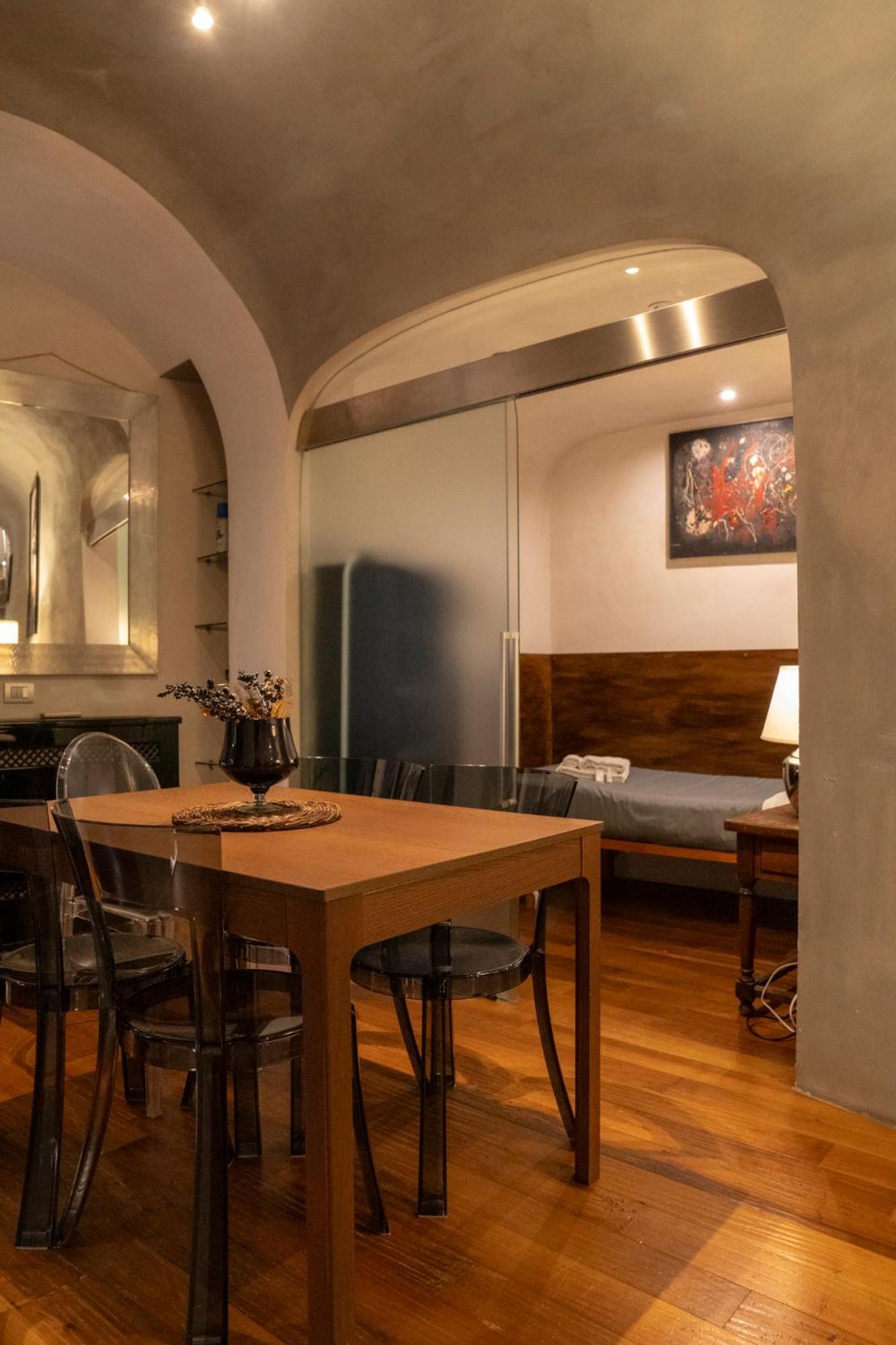 Apartment Domus Ciancaleoni - Colosseum - Rione Monti Rome