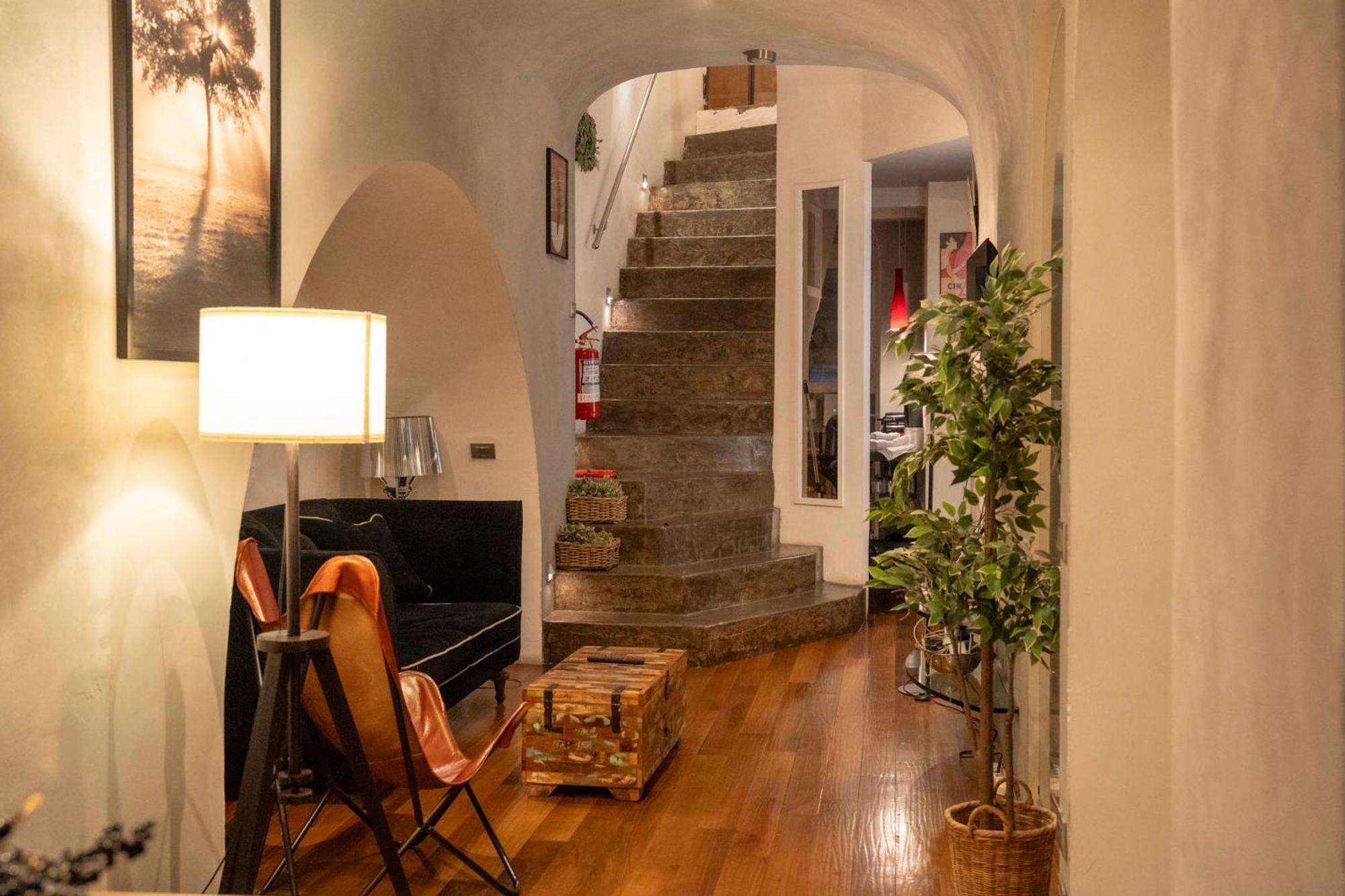 Domus Ciancaleoni - Colosseum - Rione Monti *