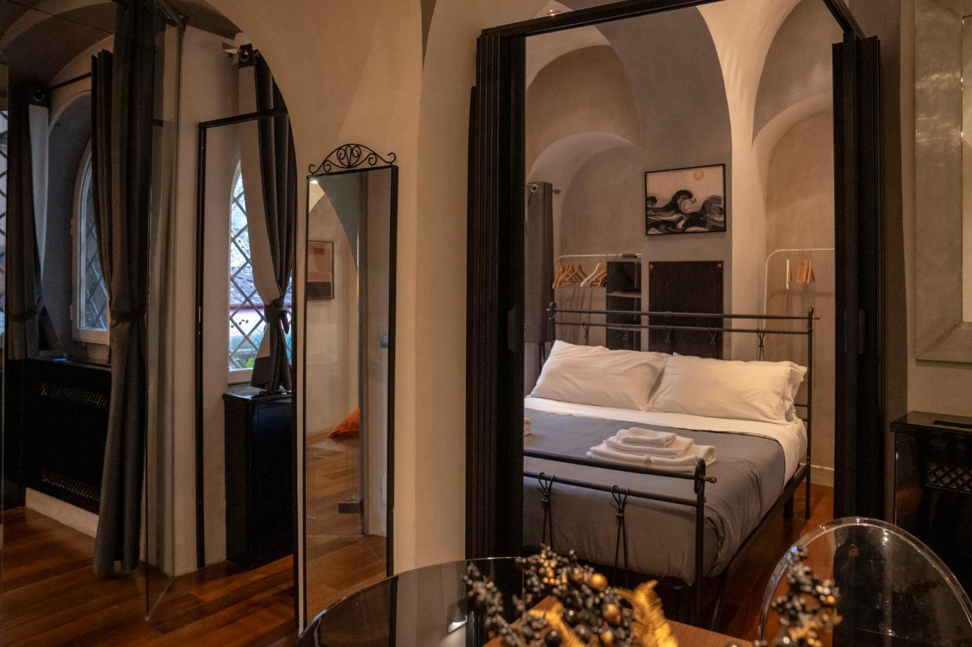 Domus Ciancaleoni - Colosseum - Rione Monti Apartment Rome