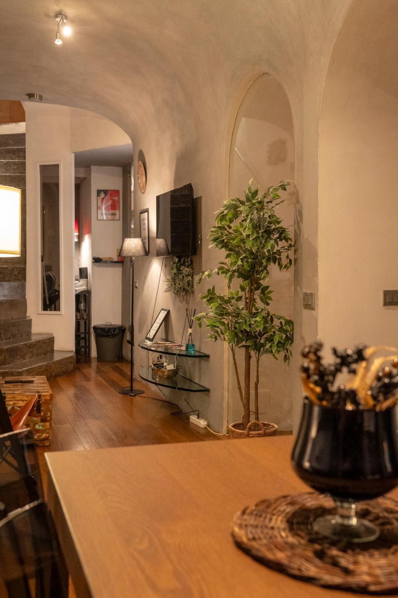 Domus Ciancaleoni - Colosseum - Rione Monti
