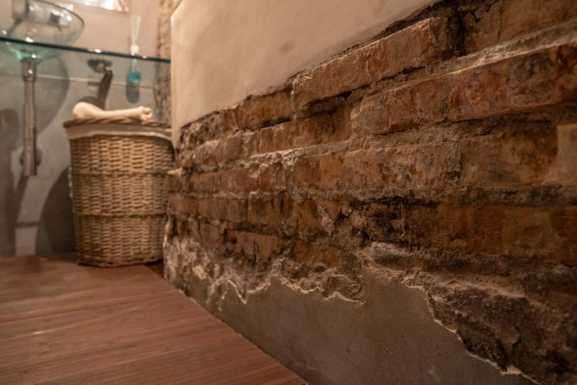 Domus Ciancaleoni - Colosseum - Rione Monti