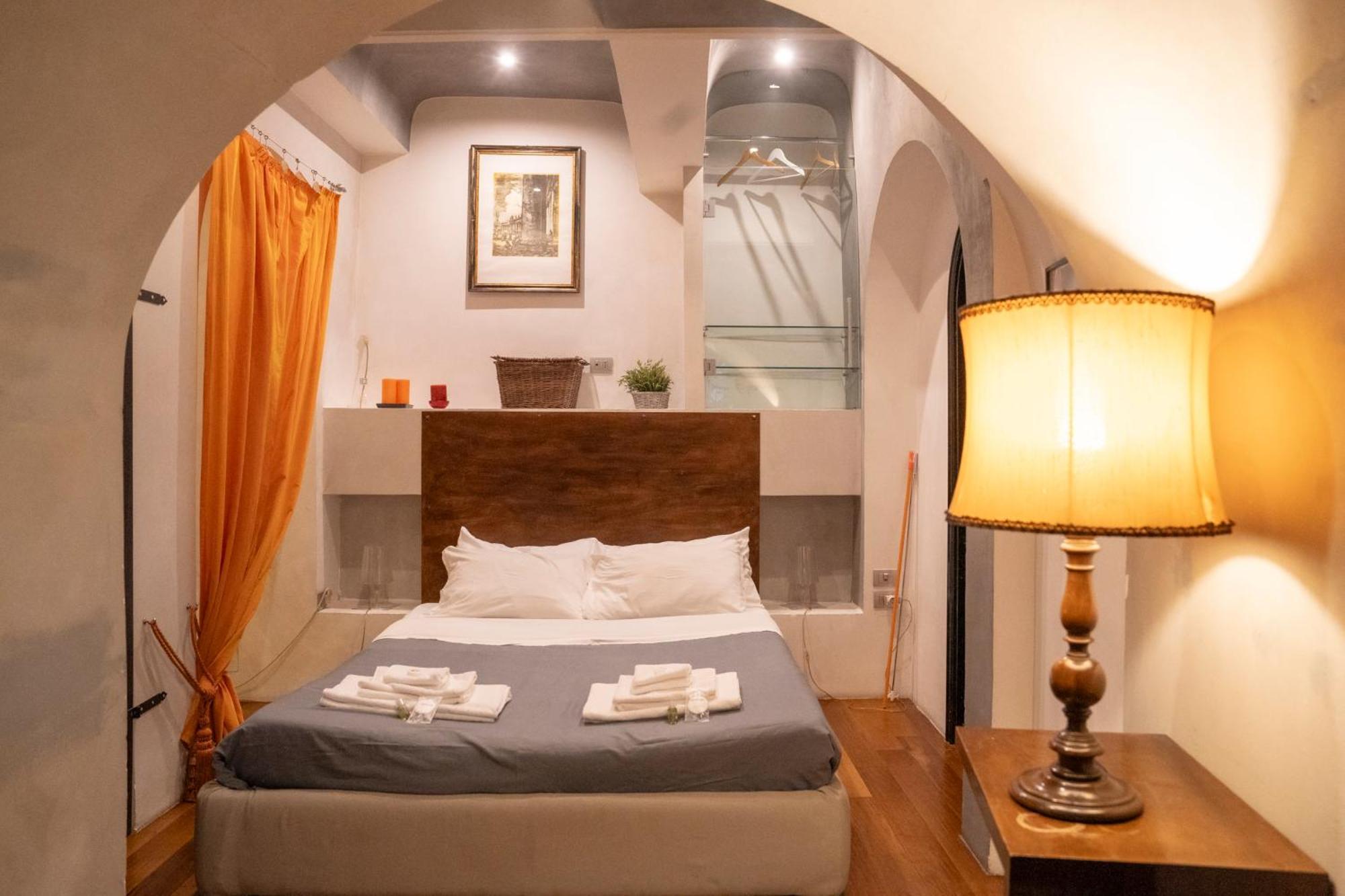 Domus Ciancaleoni - Colosseum - Rione Monti Apartment Rome