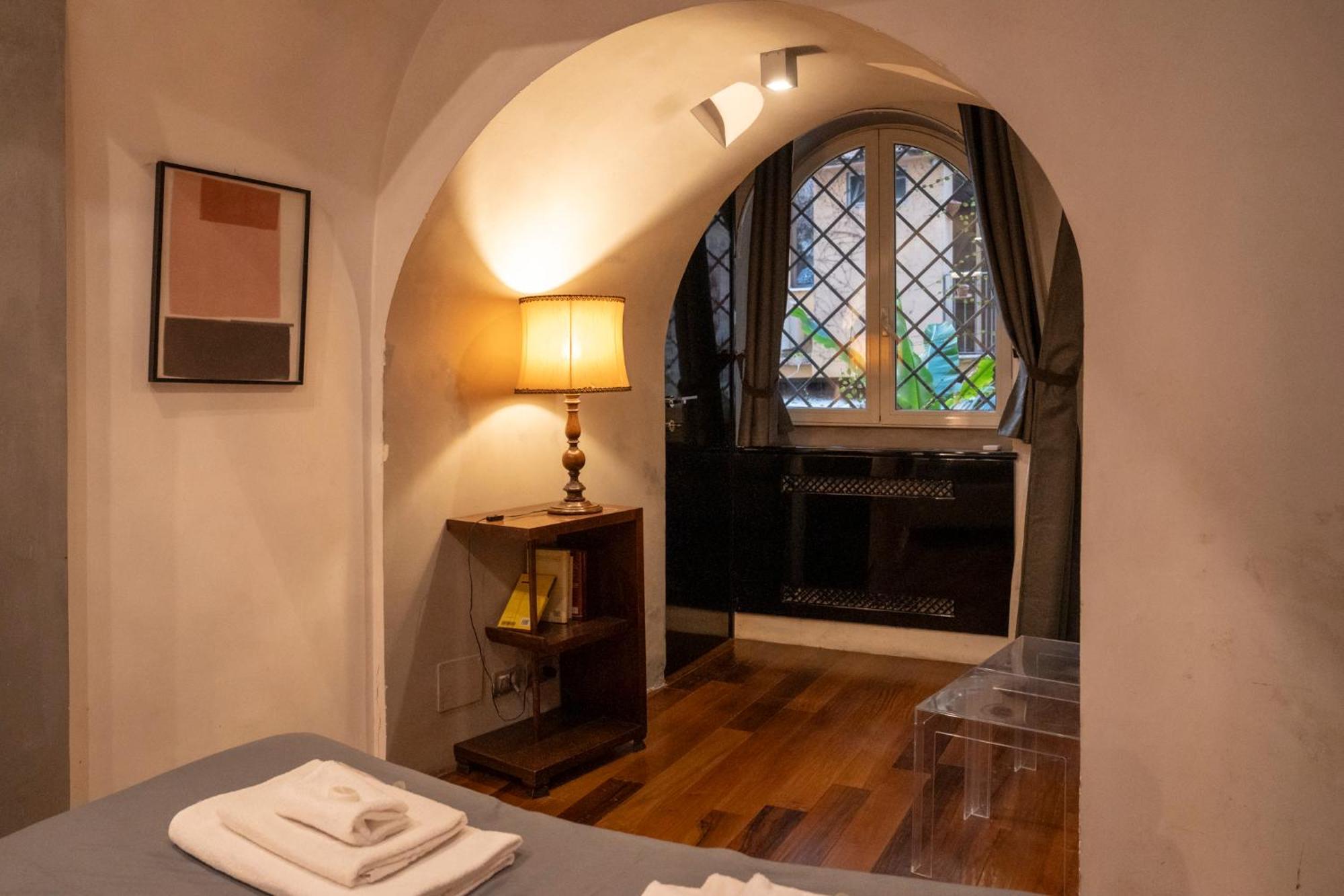 Apartment Domus Ciancaleoni - Colosseum - Rione Monti *