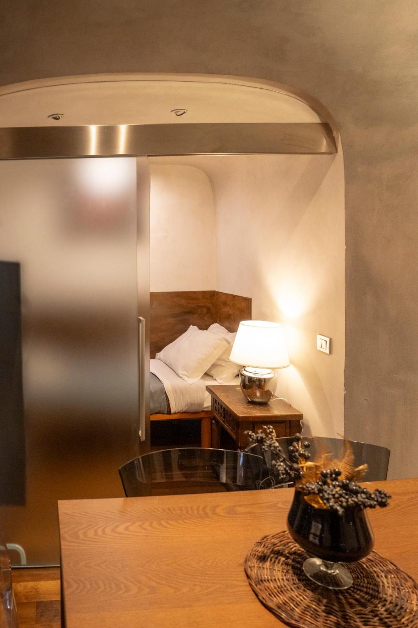 Apartment Domus Ciancaleoni - Colosseum - Rione Monti Rome