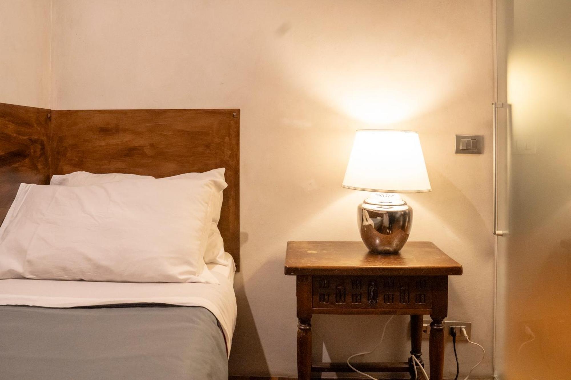 Apartment Domus Ciancaleoni - Colosseum - Rione Monti *