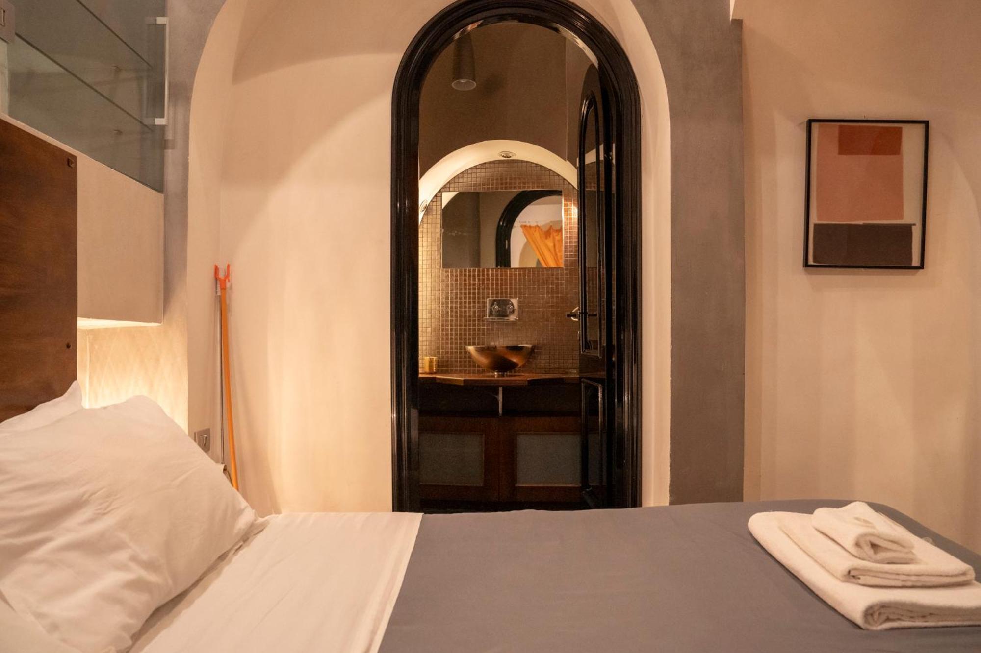 Domus Ciancaleoni - Colosseum - Rione Monti Apartment Rome